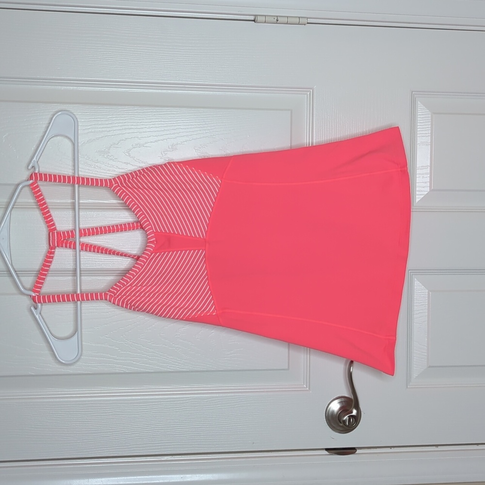 Athleta Coral Sizzle Stripe Fulfillment Tank Built in Shelf Bra Small